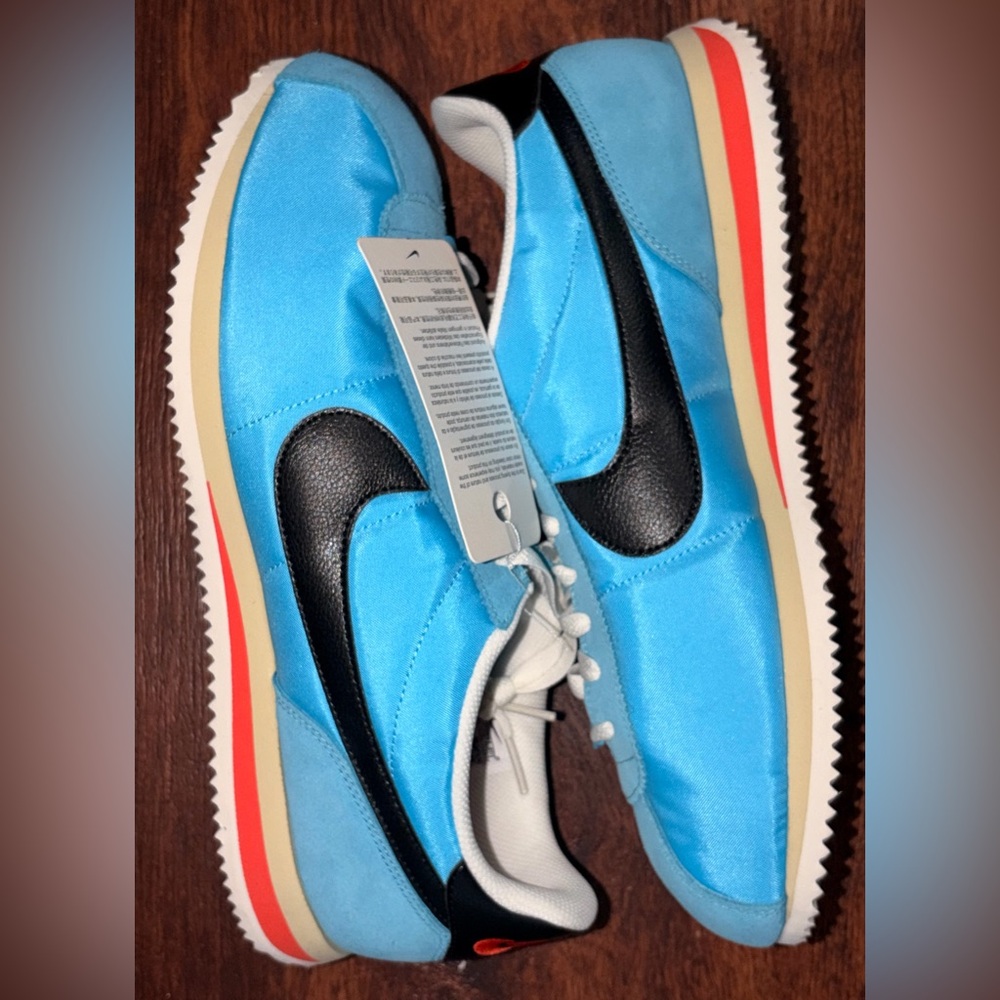 Nike size 13 blue shoes nylon like material